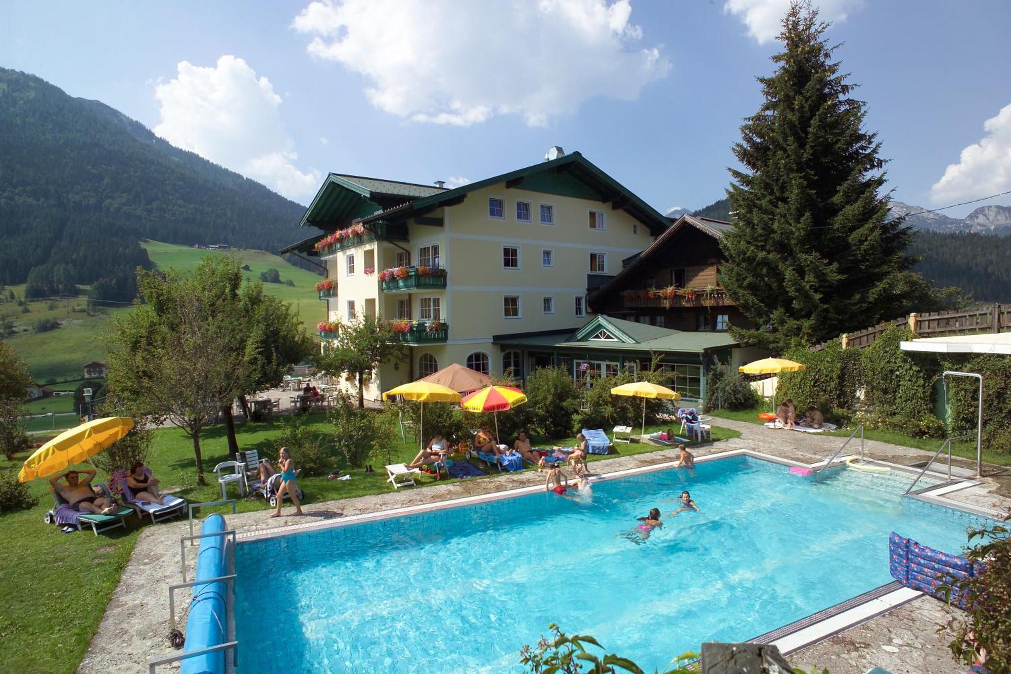 Wohlfuehlresort Und Feriengut Martinerhof ซังต์ มาร์ติน อัม เทนเนนเกอเบียร์เกอ ภายนอก รูปภาพ