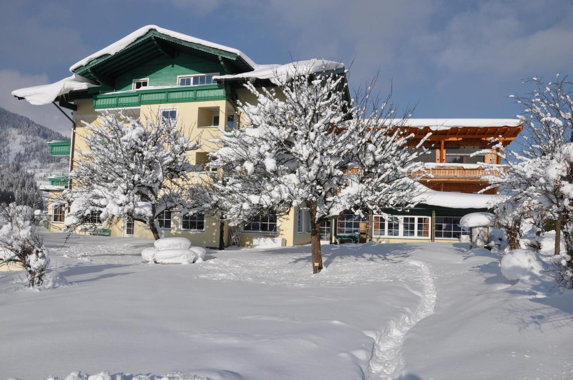 Wohlfuehlresort Und Feriengut Martinerhof ซังต์ มาร์ติน อัม เทนเนนเกอเบียร์เกอ ภายนอก รูปภาพ