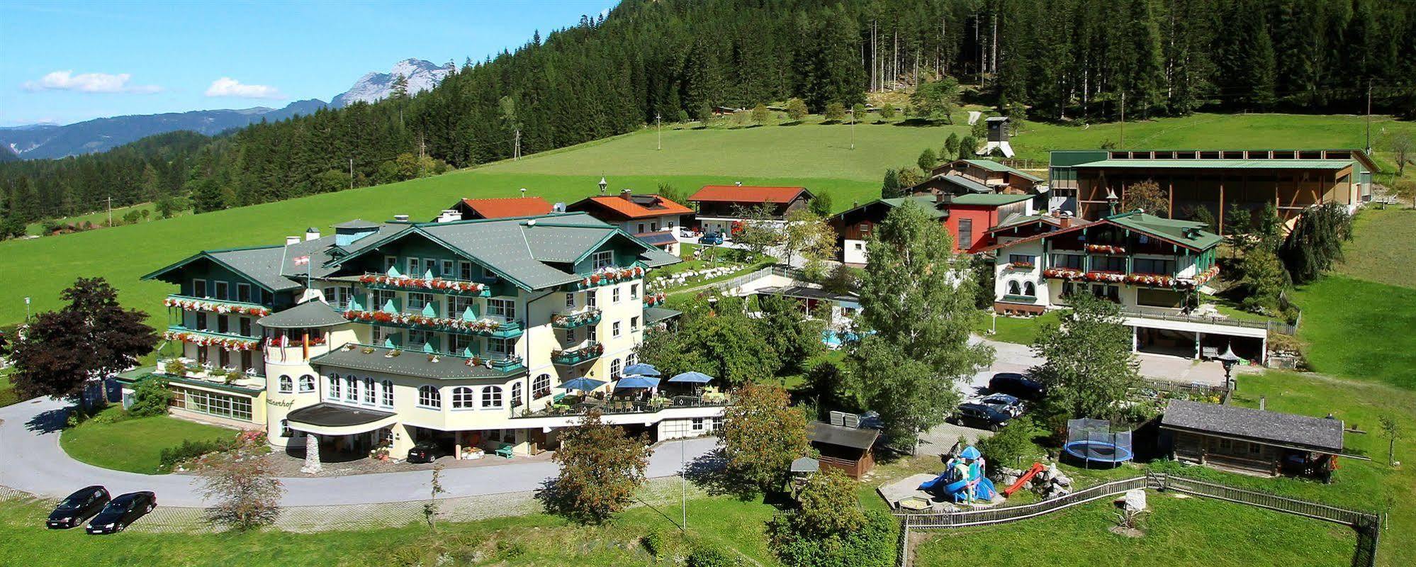 Wohlfuehlresort Und Feriengut Martinerhof ซังต์ มาร์ติน อัม เทนเนนเกอเบียร์เกอ ภายนอก รูปภาพ