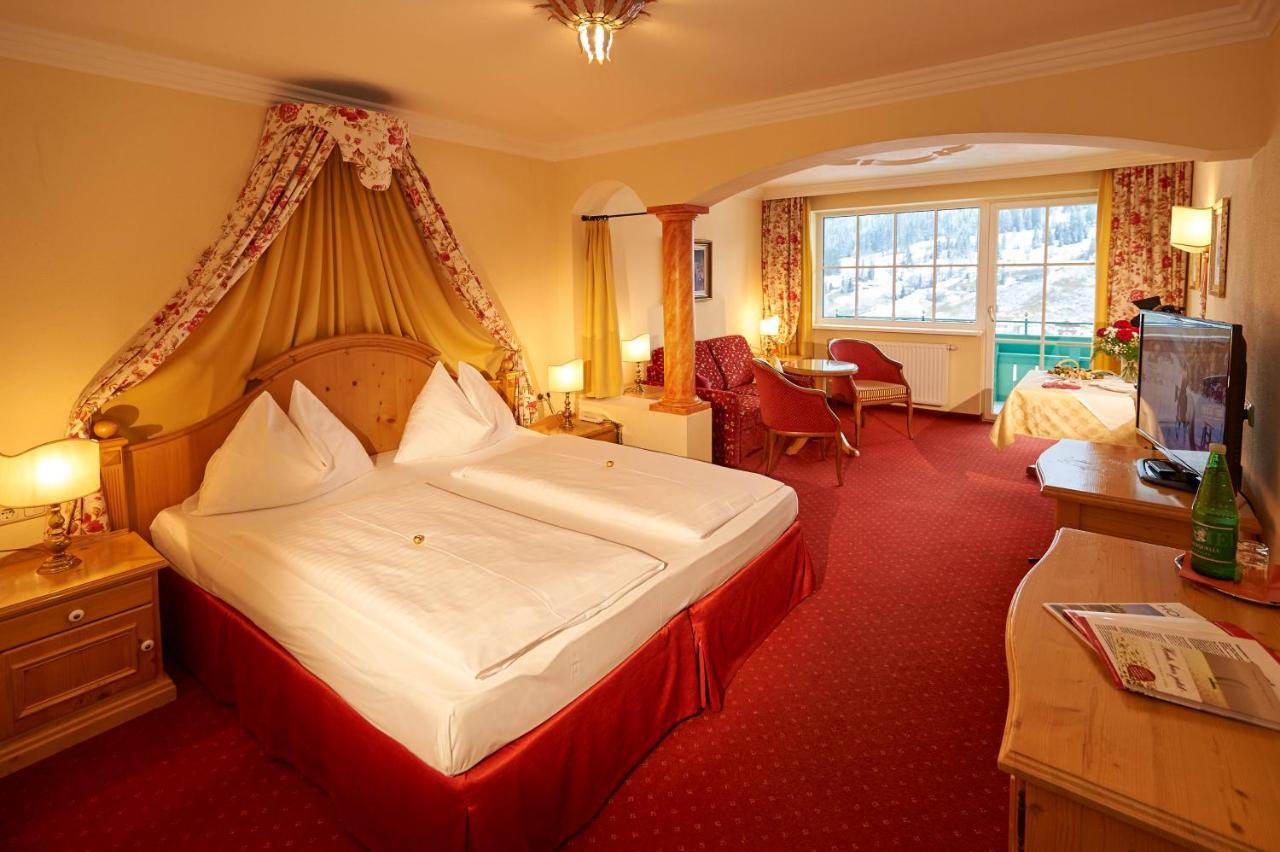 Wohlfuehlresort Und Feriengut Martinerhof ซังต์ มาร์ติน อัม เทนเนนเกอเบียร์เกอ ภายนอก รูปภาพ