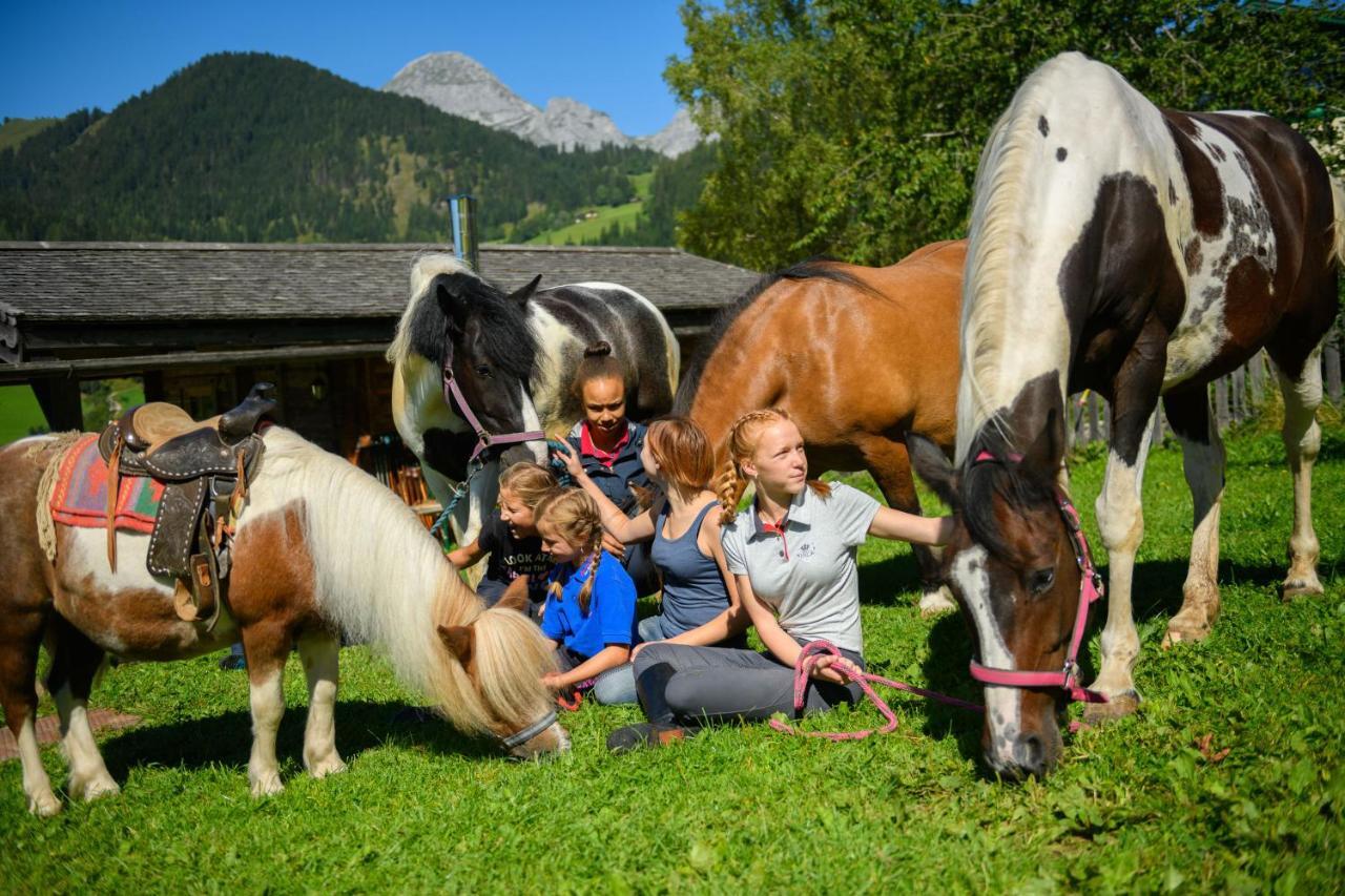 Wohlfuehlresort Und Feriengut Martinerhof ซังต์ มาร์ติน อัม เทนเนนเกอเบียร์เกอ ภายนอก รูปภาพ