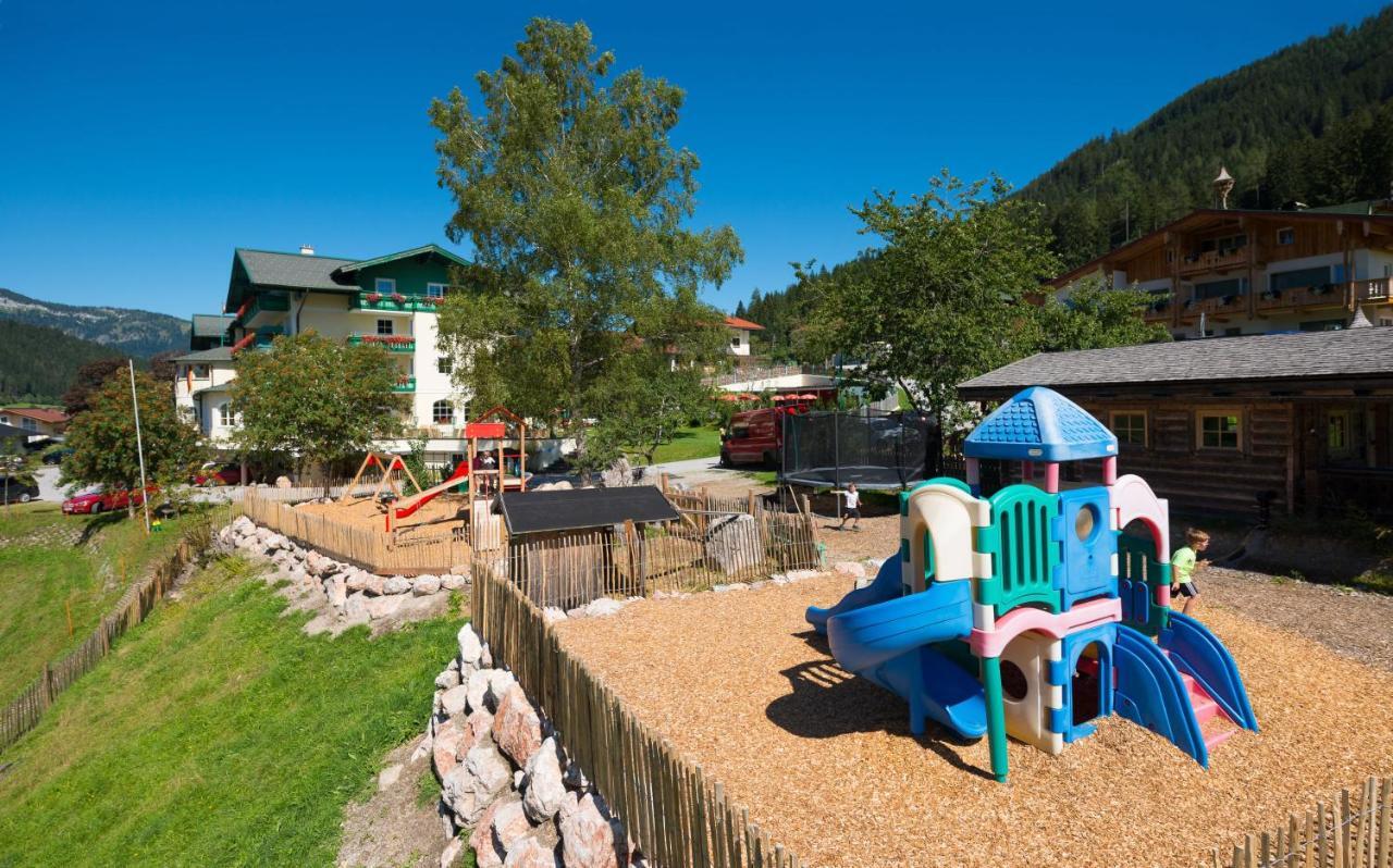 Wohlfuehlresort Und Feriengut Martinerhof ซังต์ มาร์ติน อัม เทนเนนเกอเบียร์เกอ ภายนอก รูปภาพ