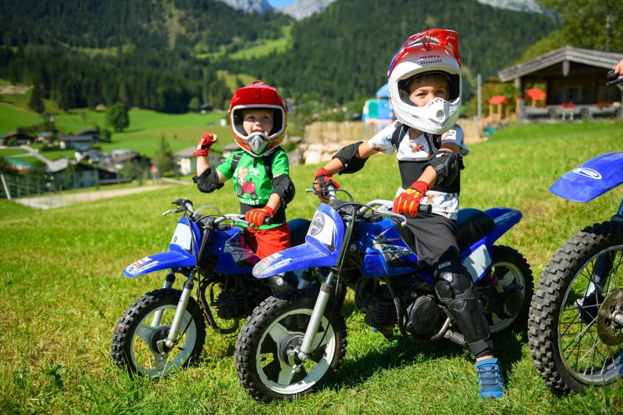 Wohlfuehlresort Und Feriengut Martinerhof ซังต์ มาร์ติน อัม เทนเนนเกอเบียร์เกอ ภายนอก รูปภาพ