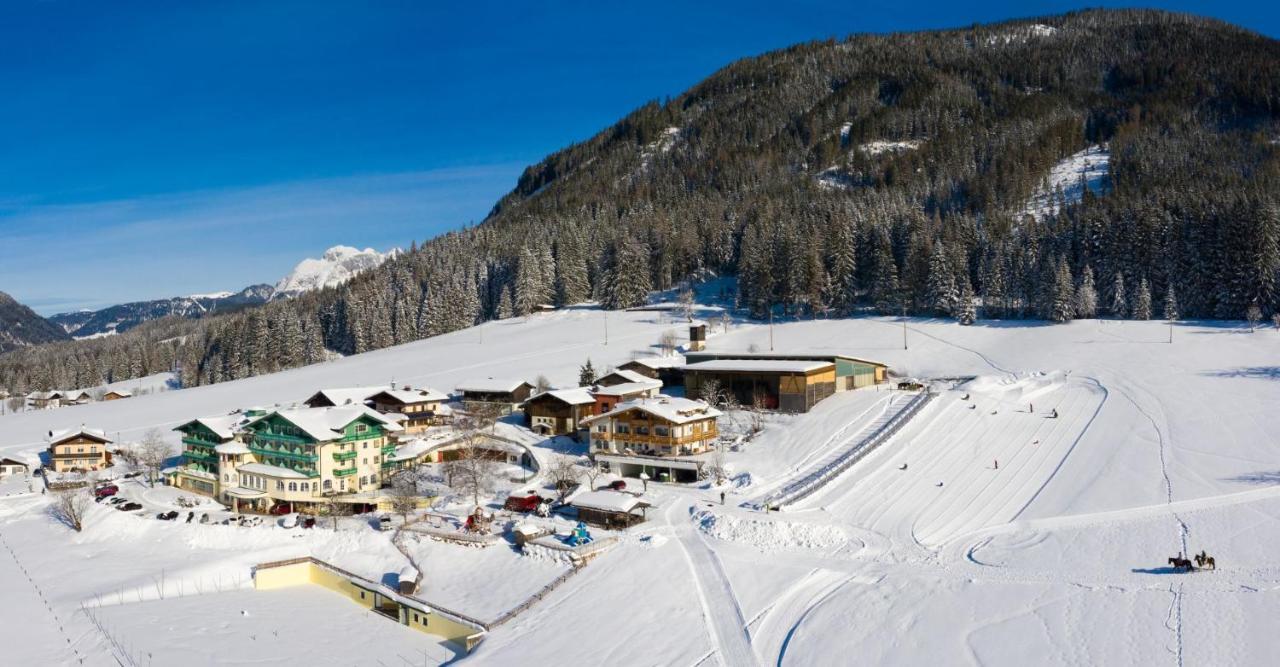 Wohlfuehlresort Und Feriengut Martinerhof ซังต์ มาร์ติน อัม เทนเนนเกอเบียร์เกอ ภายนอก รูปภาพ