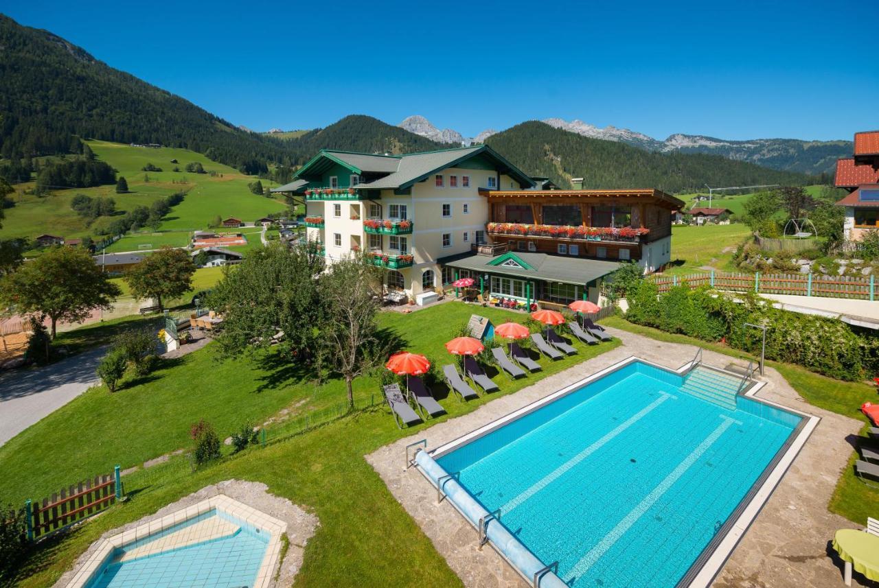 Wohlfuehlresort Und Feriengut Martinerhof ซังต์ มาร์ติน อัม เทนเนนเกอเบียร์เกอ ภายนอก รูปภาพ